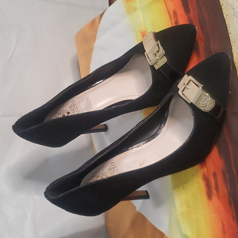 Vince Camuto black suede pointed toe heels Size 7.5